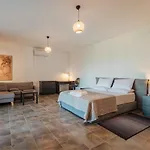 Apartment Kompitsi View Retreat