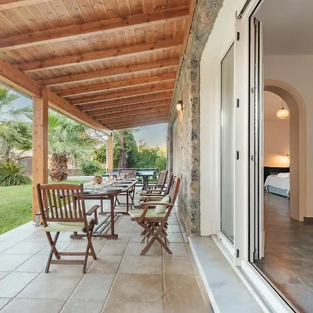Apartment Kompitsi View Retreat
